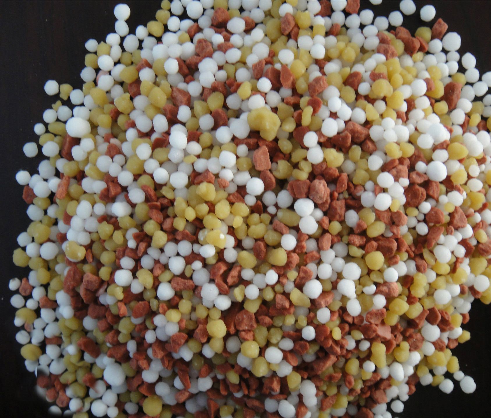 震驚！施肥不用化肥專用消泡劑前后竟差距這么大