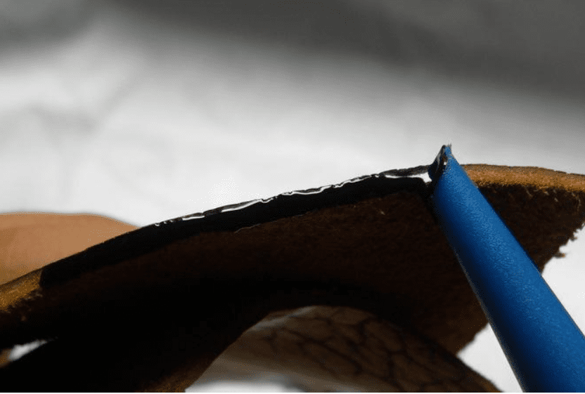 好的皮革邊需要好的邊油，皮邊油消泡劑肯定少不了