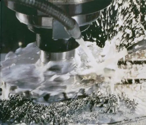 細節(jié)決定成?。∧ハ饕合輨┳尳饘偌庸づ菽瓱o處可藏