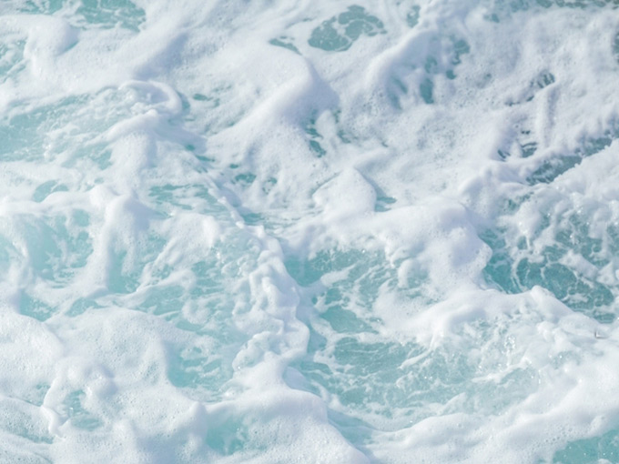 工業(yè)污水大量泡沫怎么處理？選對消泡劑去泡很簡單